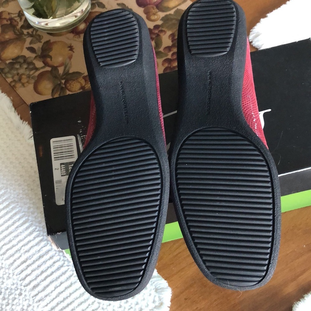 WOMEN'S TROTTERS JENN MINI DOTS FLATS 9N narrow (new in box) - Picture 5 of 11